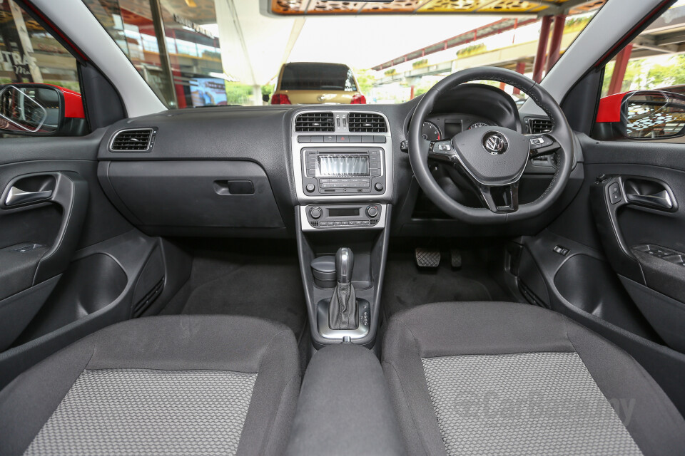 Nissan Navara D23 (2015) Interior