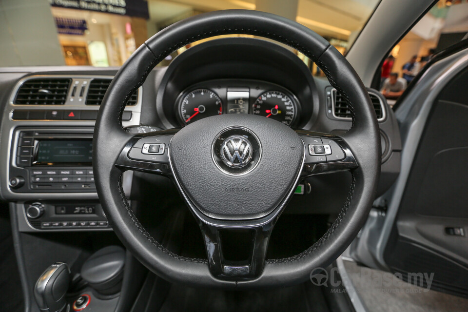 Chevrolet Cruze J300 (2012) Interior