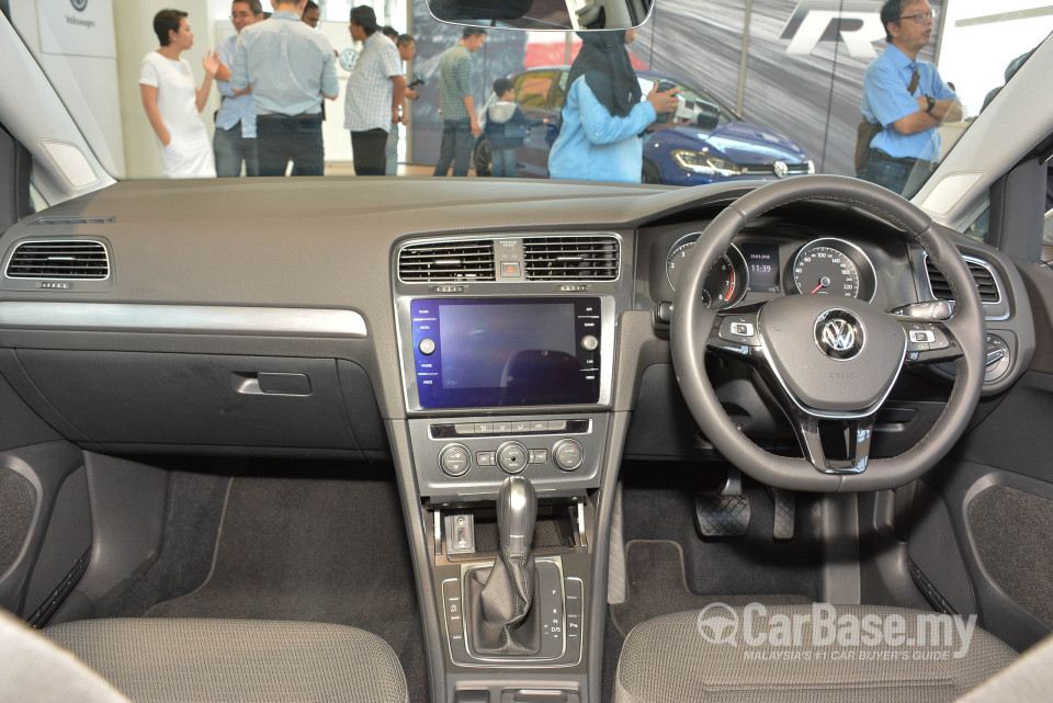 Volkswagen Golf Mk7.5 (2018) Interior