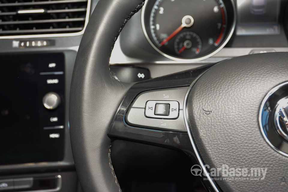 Volkswagen Golf Mk7.5 (2018) Interior