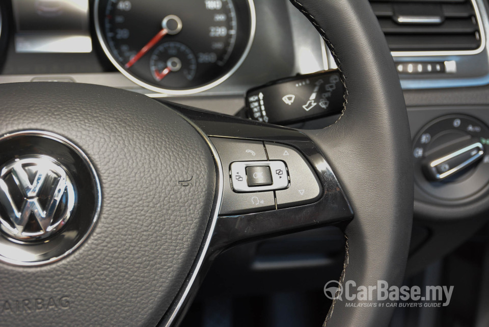 Volkswagen Golf Mk7.5 (2018) Interior