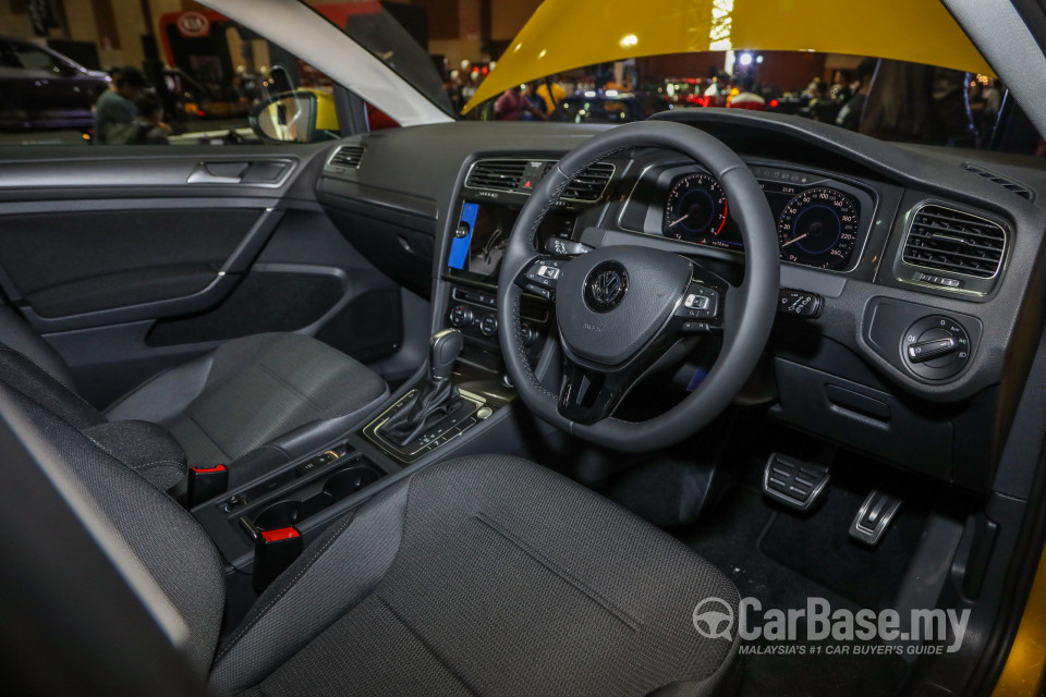 Volkswagen Golf Mk7.5 (2018) Interior