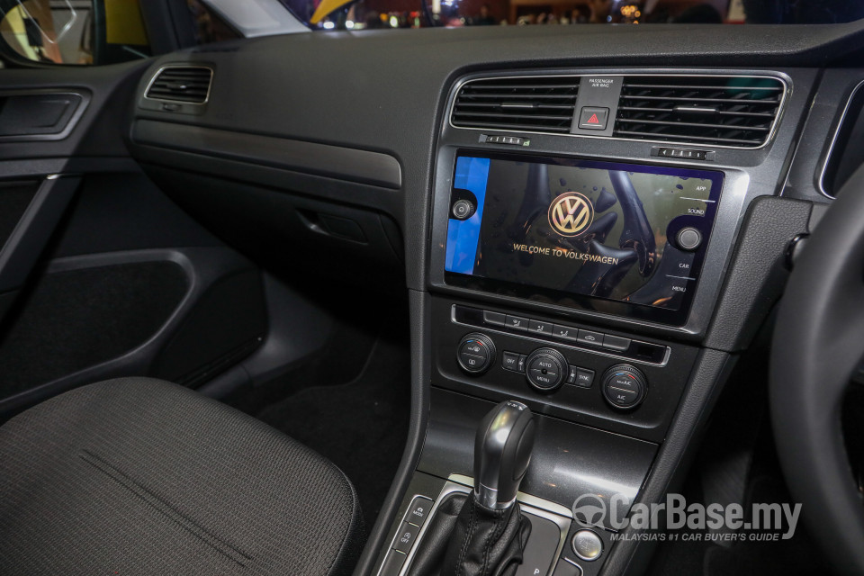 Volkswagen Golf Mk7.5 (2018) Interior