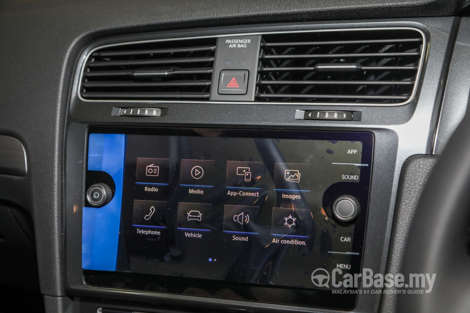 Volkswagen Golf Mk7.5 (2018) Interior