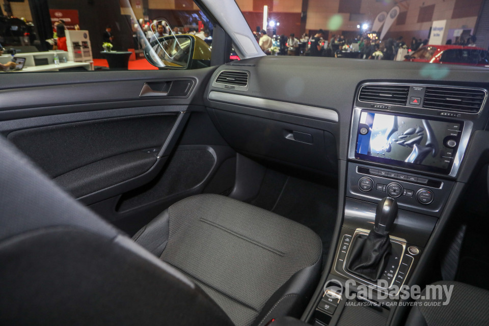 Volkswagen Golf Mk7.5 (2018) Interior