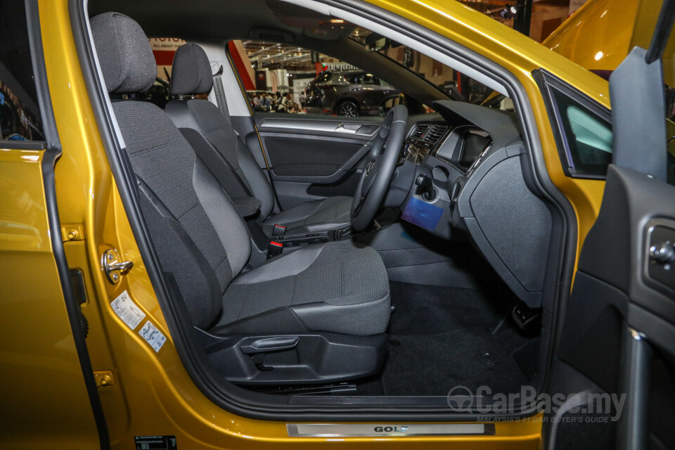 Proton Exora Mk1 RC (2019) Interior