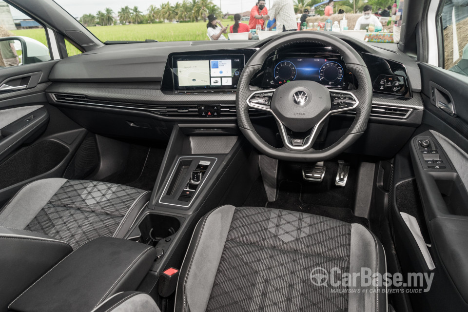 Volkswagen Golf Mk8 (2021) Interior