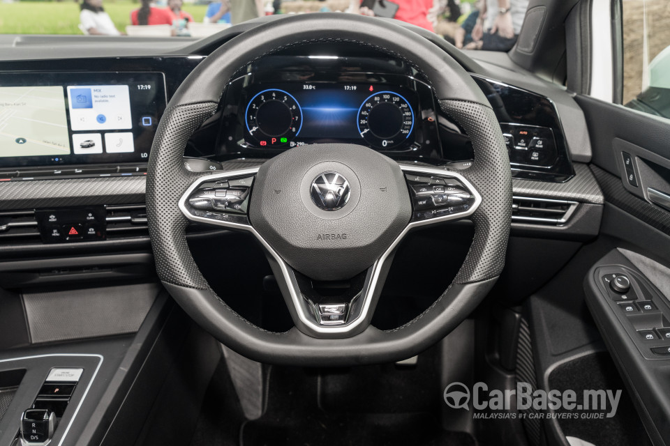 Volkswagen Golf Mk8 (2021) Interior