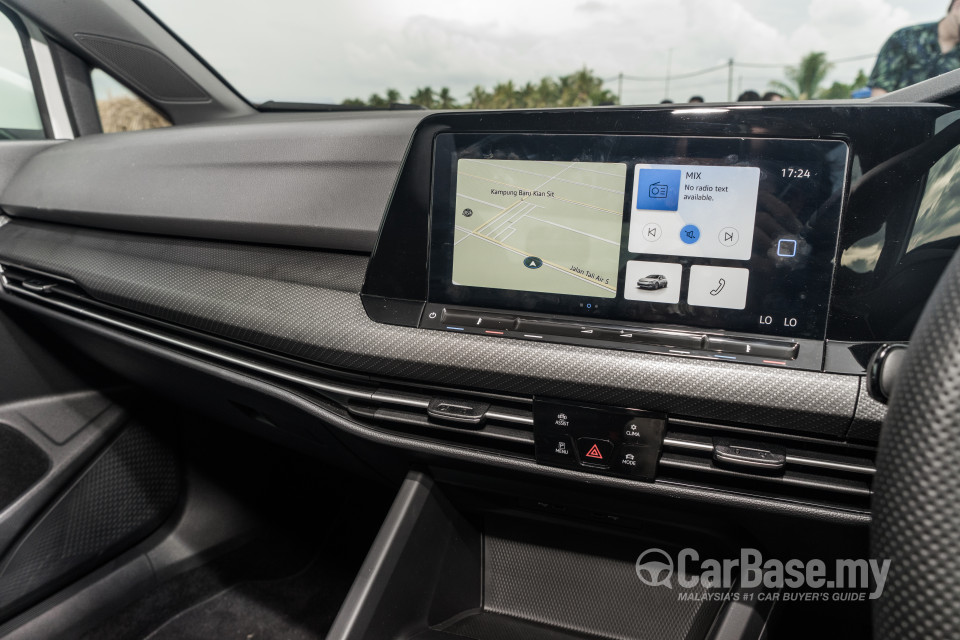 Volkswagen Golf Mk8 (2021) Interior