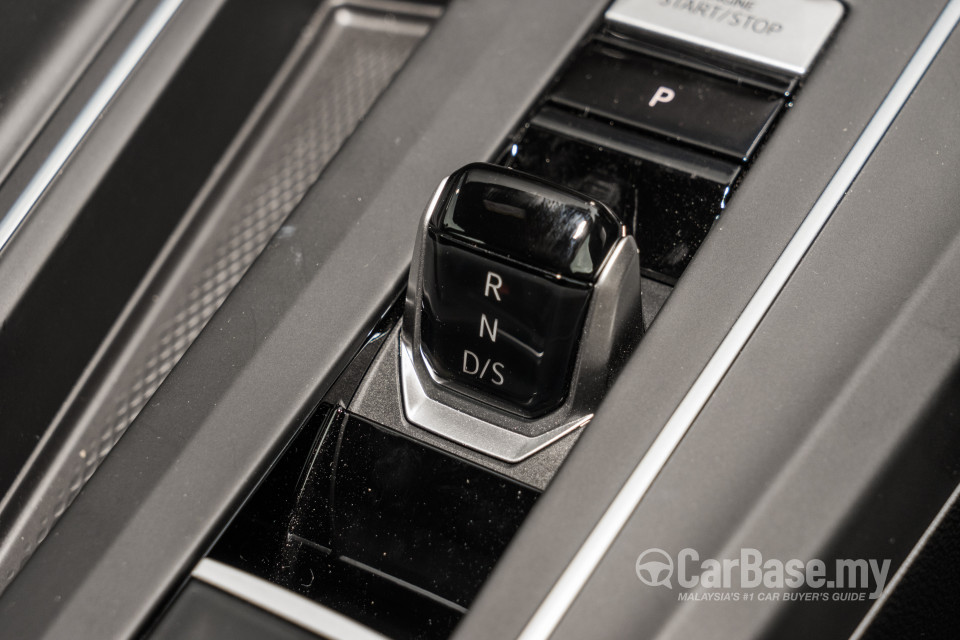 Volkswagen Golf Mk8 (2021) Interior