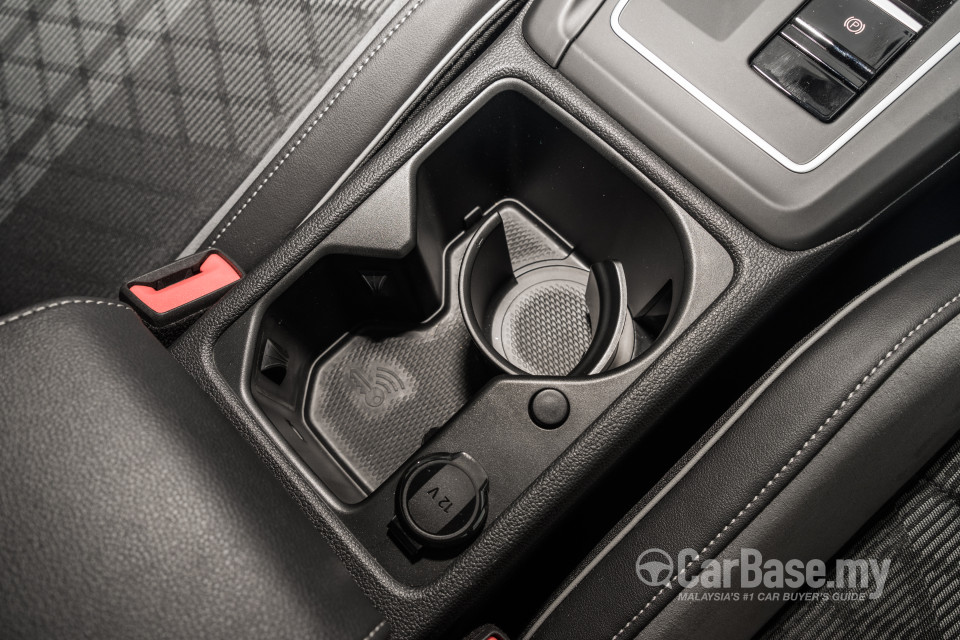 Volkswagen Golf Mk8 (2021) Interior