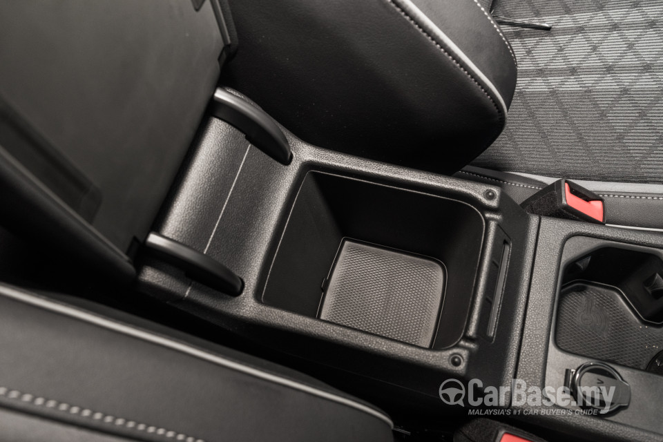 Volkswagen Golf Mk8 (2021) Interior