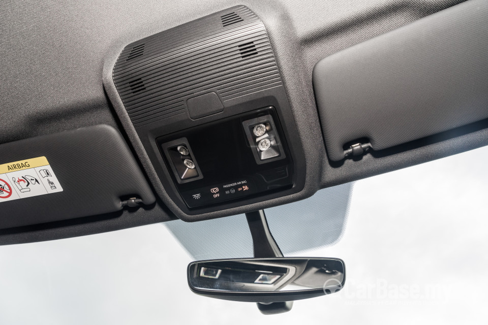 Volkswagen Golf Mk8 (2021) Interior