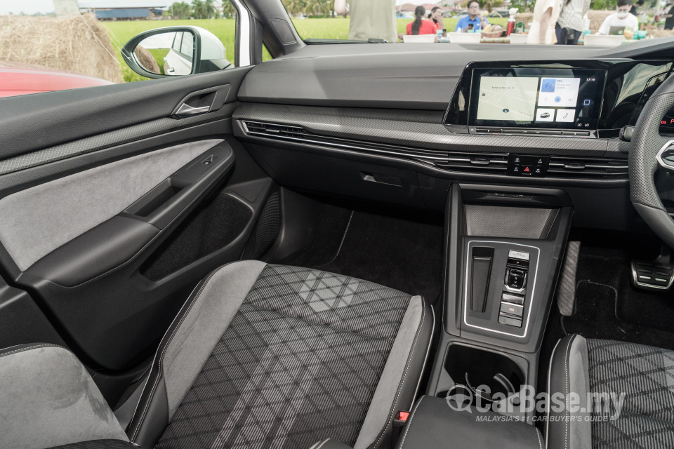 Volkswagen Golf Mk8 (2021) Interior