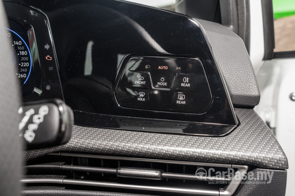 Volkswagen Golf Mk8 (2021) Interior