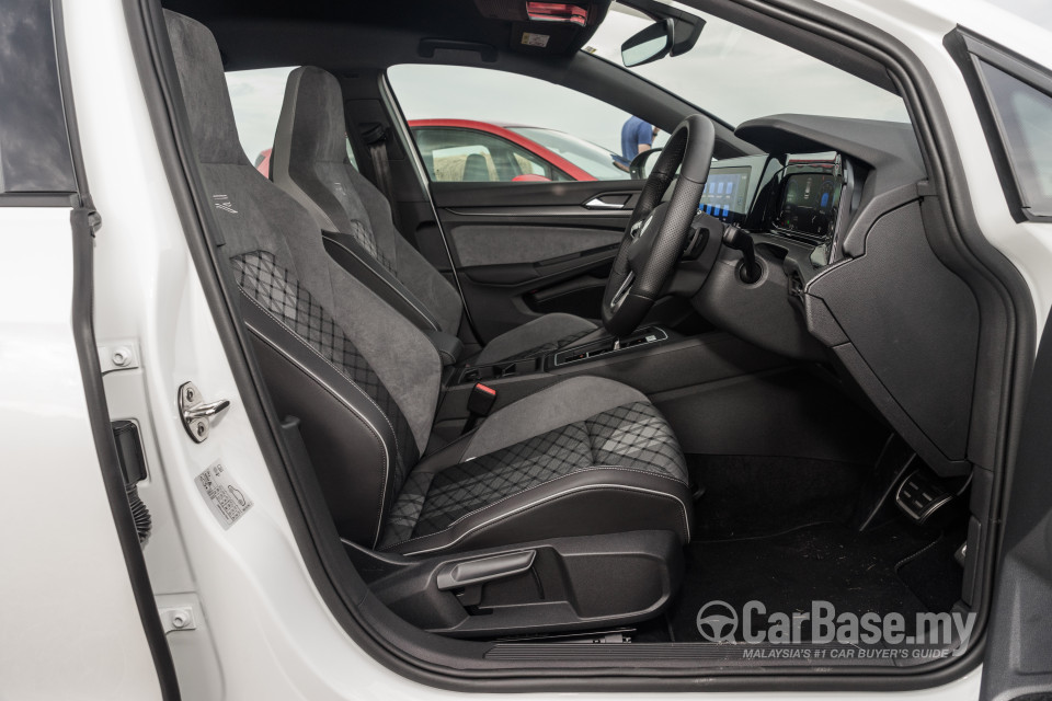 Volkswagen Golf Mk8 (2021) Interior