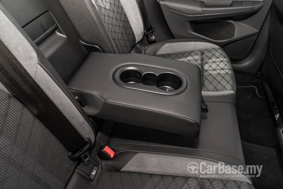 Volkswagen Golf Mk8 (2021) Interior