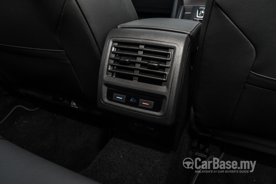 Volkswagen Golf Mk8 (2021) Interior