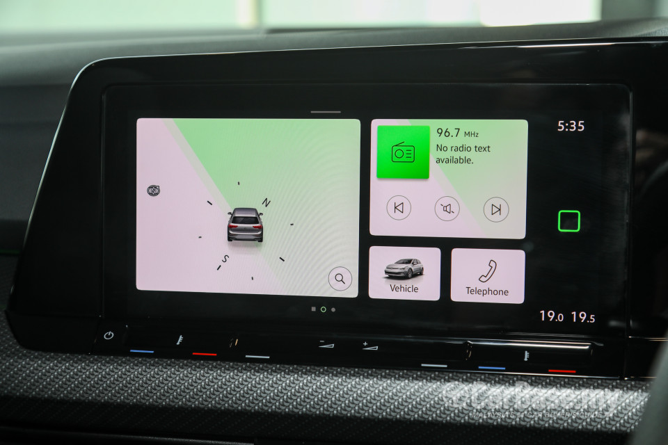 Volkswagen Golf Mk8 (2021) Interior