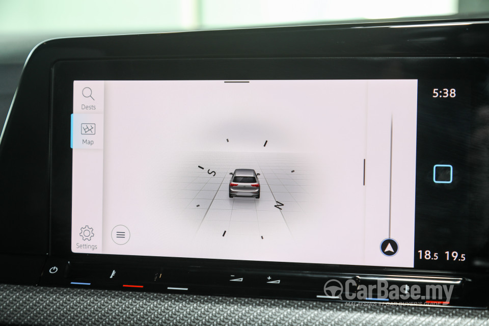 Volkswagen Golf Mk8 (2021) Interior
