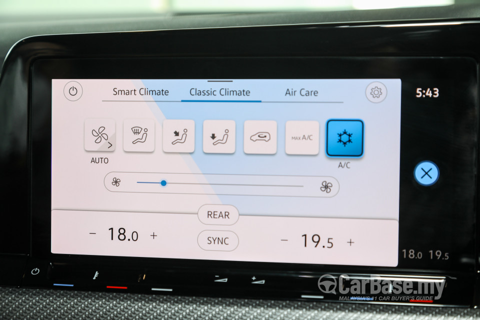 Volkswagen Golf Mk8 (2021) Interior