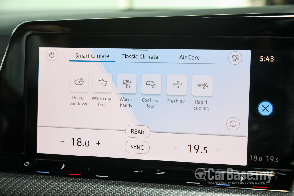 Volkswagen Golf Mk8 (2021) Interior