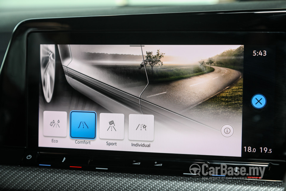 Volkswagen Golf Mk8 (2021) Interior