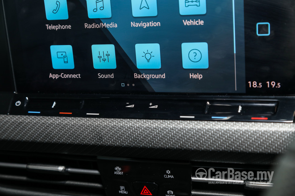 Volkswagen Golf Mk8 (2021) Interior