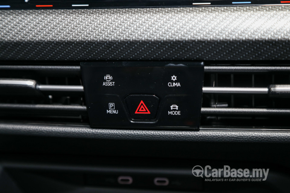 Volkswagen Golf Mk8 (2021) Interior