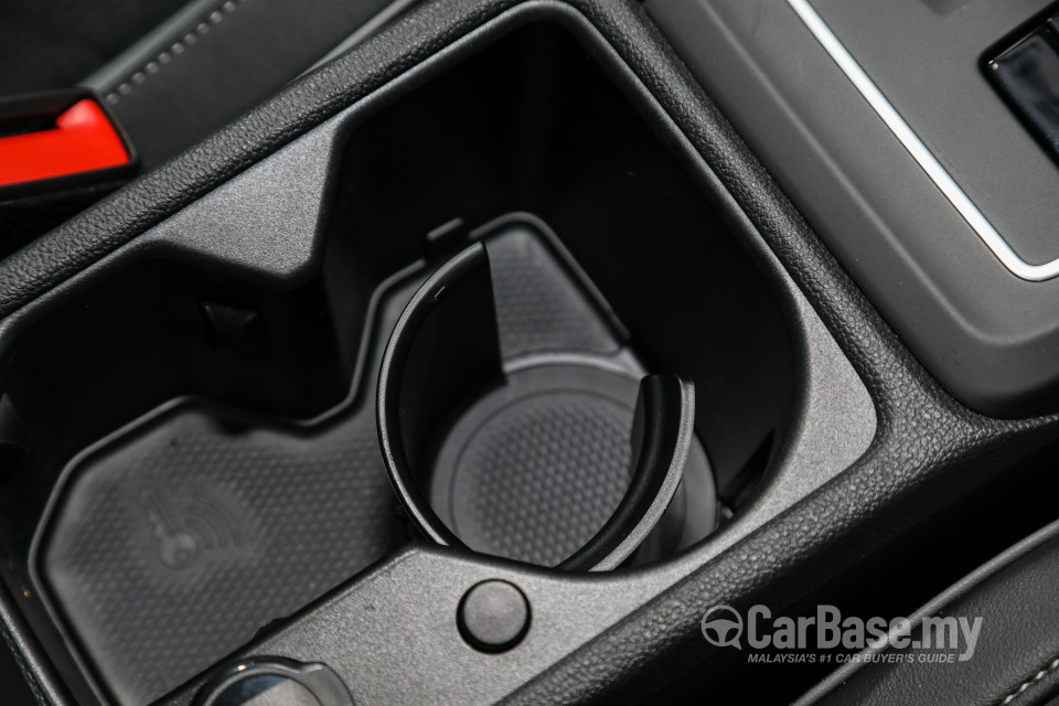 Volkswagen Golf Mk8 (2021) Interior
