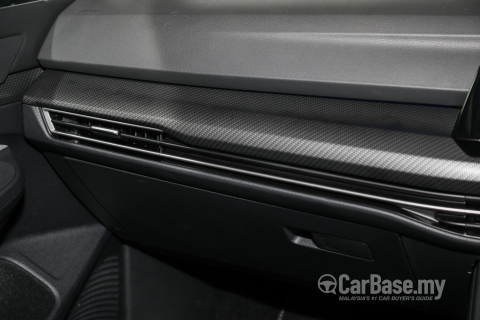Volkswagen Golf Mk8 (2021) Interior