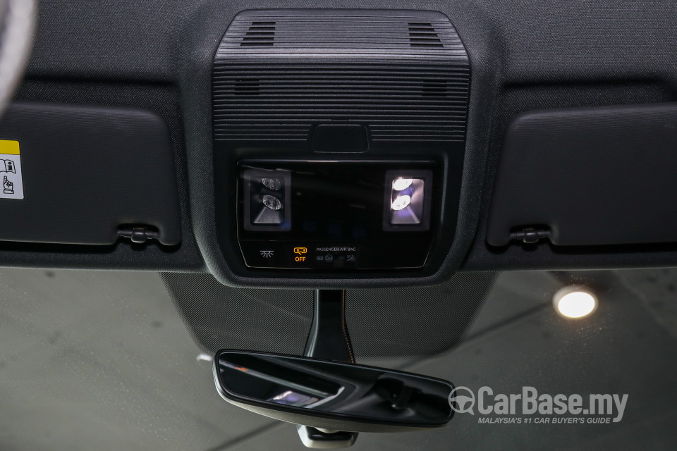 Volkswagen Golf Mk8 (2021) Interior