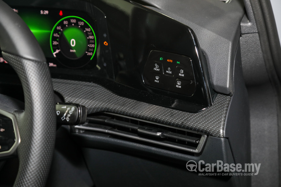 Volkswagen Golf Mk8 (2021) Interior