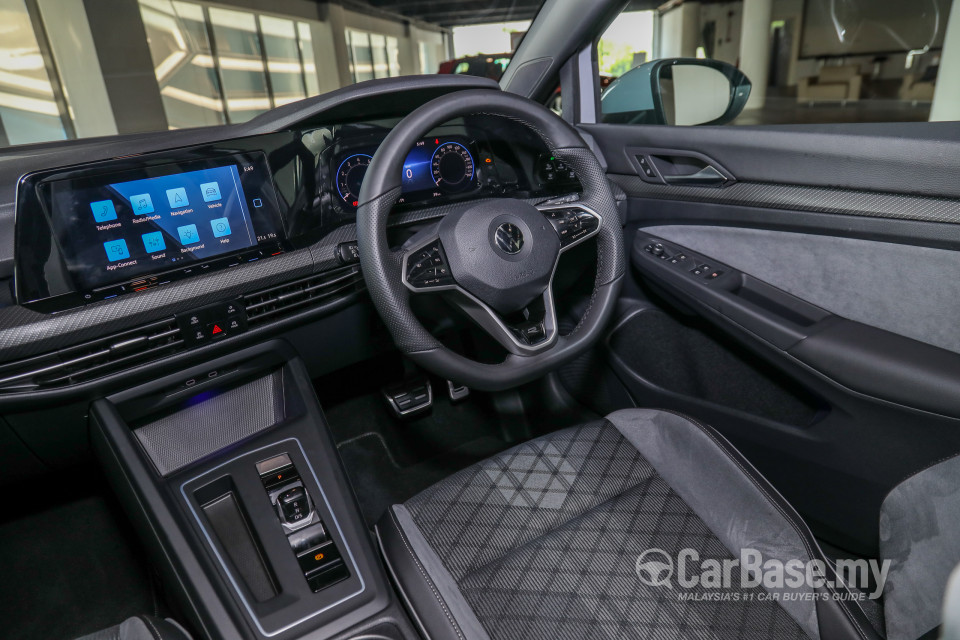 Volkswagen Golf Mk8 (2021) Interior