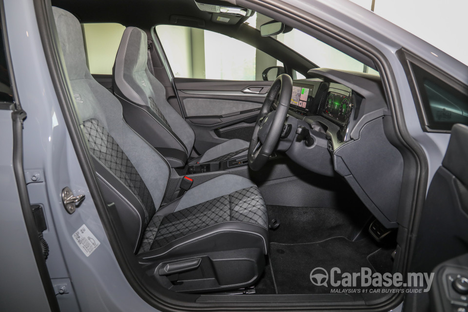 Volkswagen Golf Mk8 (2021) Interior