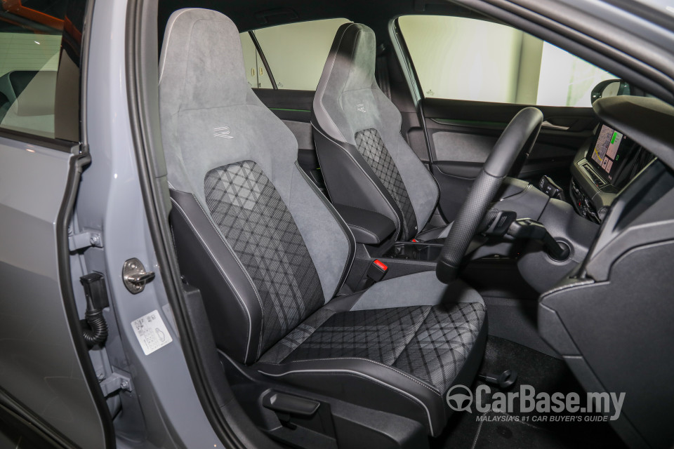 Volkswagen Golf Mk8 (2021) Interior