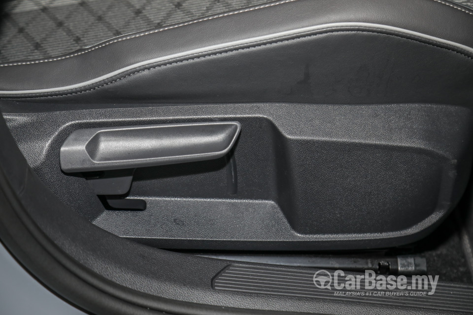Volkswagen Golf Mk8 (2021) Interior