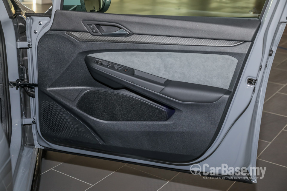 Volkswagen Golf Mk8 (2021) Interior