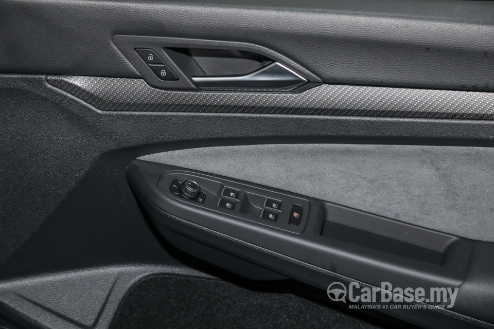 Volkswagen Golf Mk8 (2021) Interior