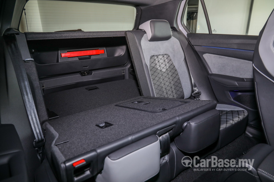 Volkswagen Golf Mk8 (2021) Interior