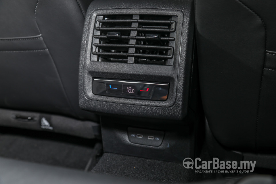 Volkswagen Golf Mk8 (2021) Interior