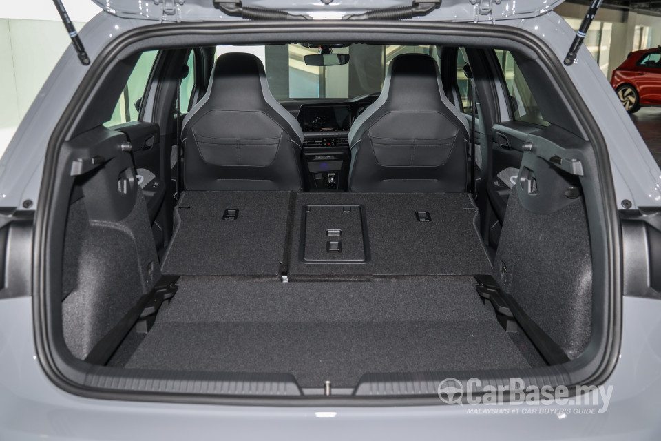 Volkswagen Golf Mk8 (2021) Interior