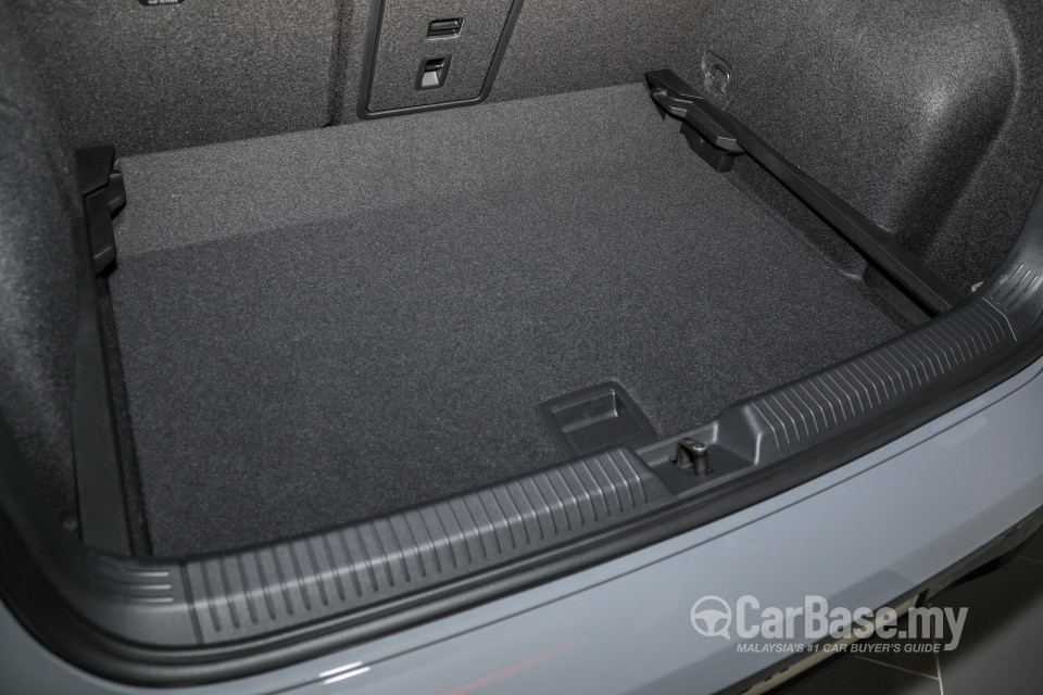 Volkswagen Golf Mk8 (2021) Interior