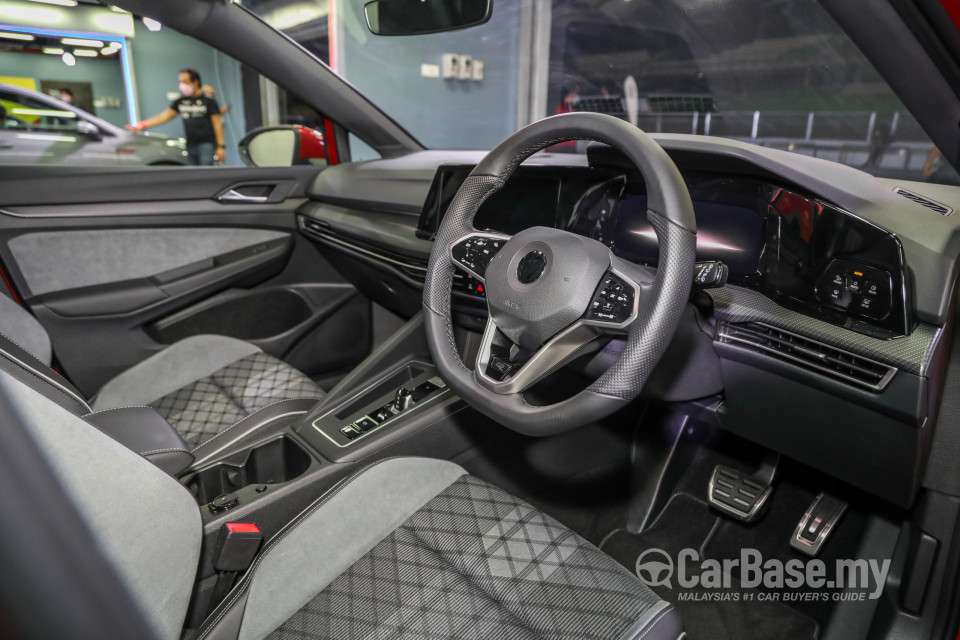 Volkswagen Golf Mk8 (2021) Interior