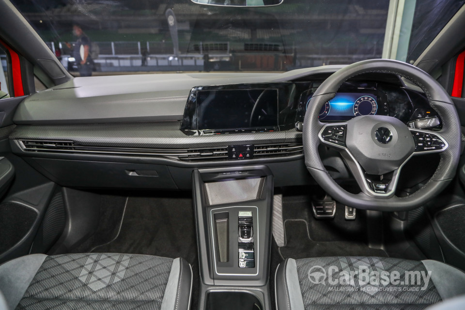 Volkswagen Golf Mk8 (2021) Interior