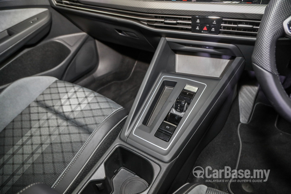Volkswagen Golf Mk8 (2021) Interior