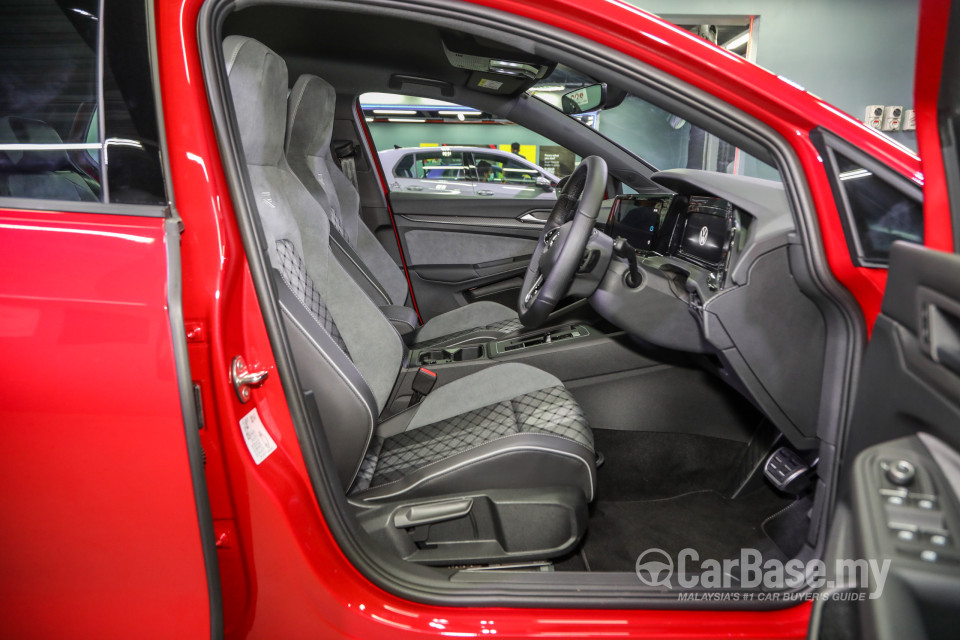 Volkswagen Golf Mk8 (2021) Interior