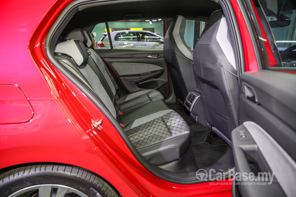 Volkswagen Golf Mk8 (2021) Interior