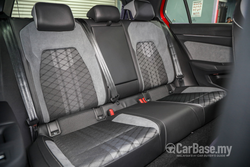 Volkswagen Golf Mk8 (2021) Interior