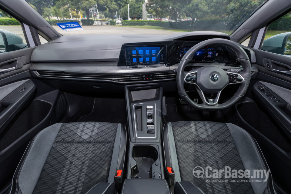 Volkswagen Golf Mk8 (2021) Interior